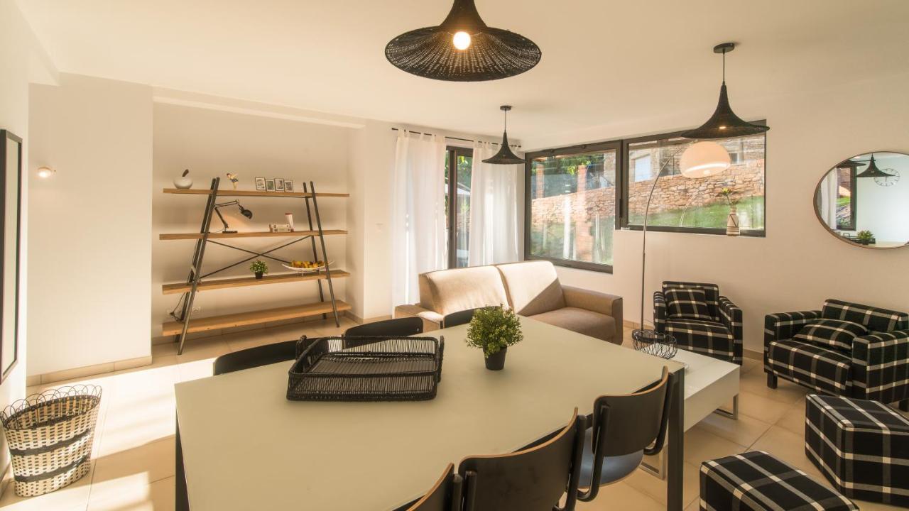 Cote Jardin Avec Jacuzzi Privatif Et Parking Prive Appartement Sarlat-la-Canéda Buitenkant foto